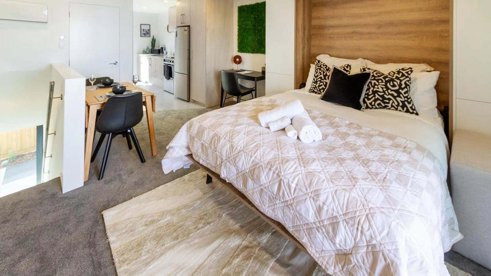 Prime Locale: Studio With Balcony Κράισττσερτς Διαμέρισμα