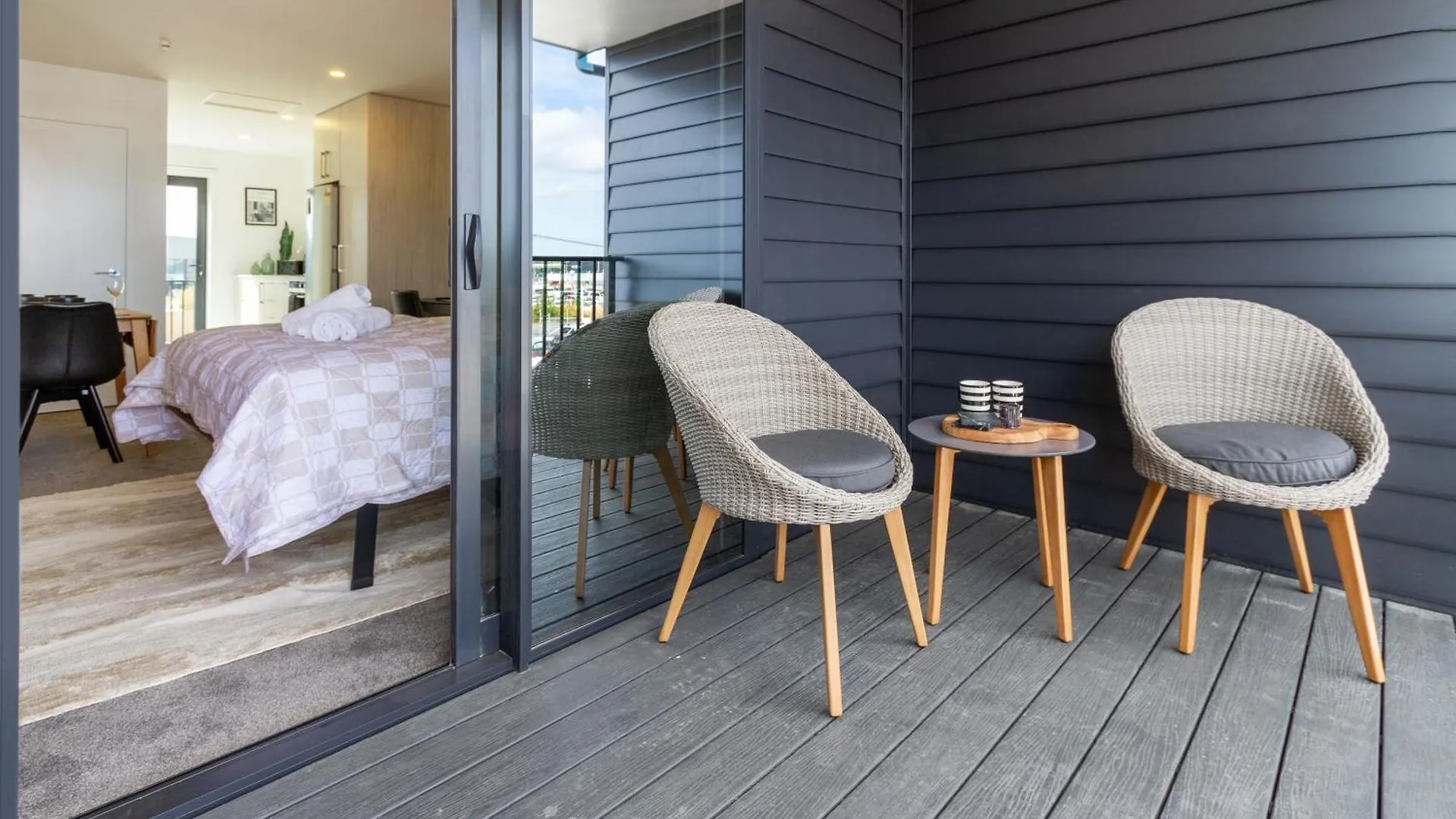 Prime Locale: Studio With Balcony Κράισττσερτς 0*,